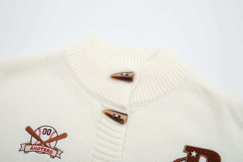 Strickcardigan mit Baseball-Stickerei und Knebelknöpfen