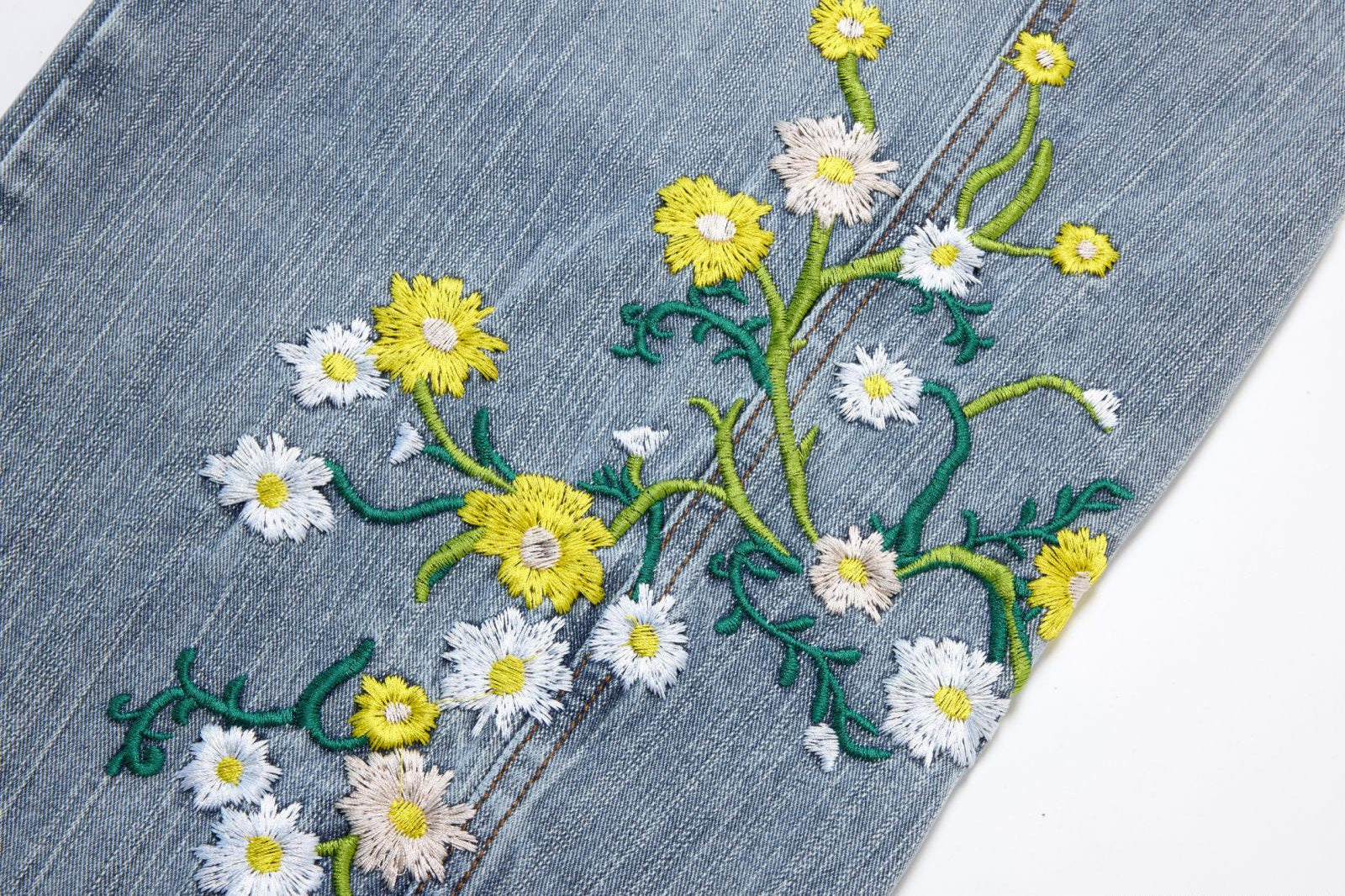 Floral Embroidered Wide-Leg Jeans – Men's Barrel Fit Washed Denim