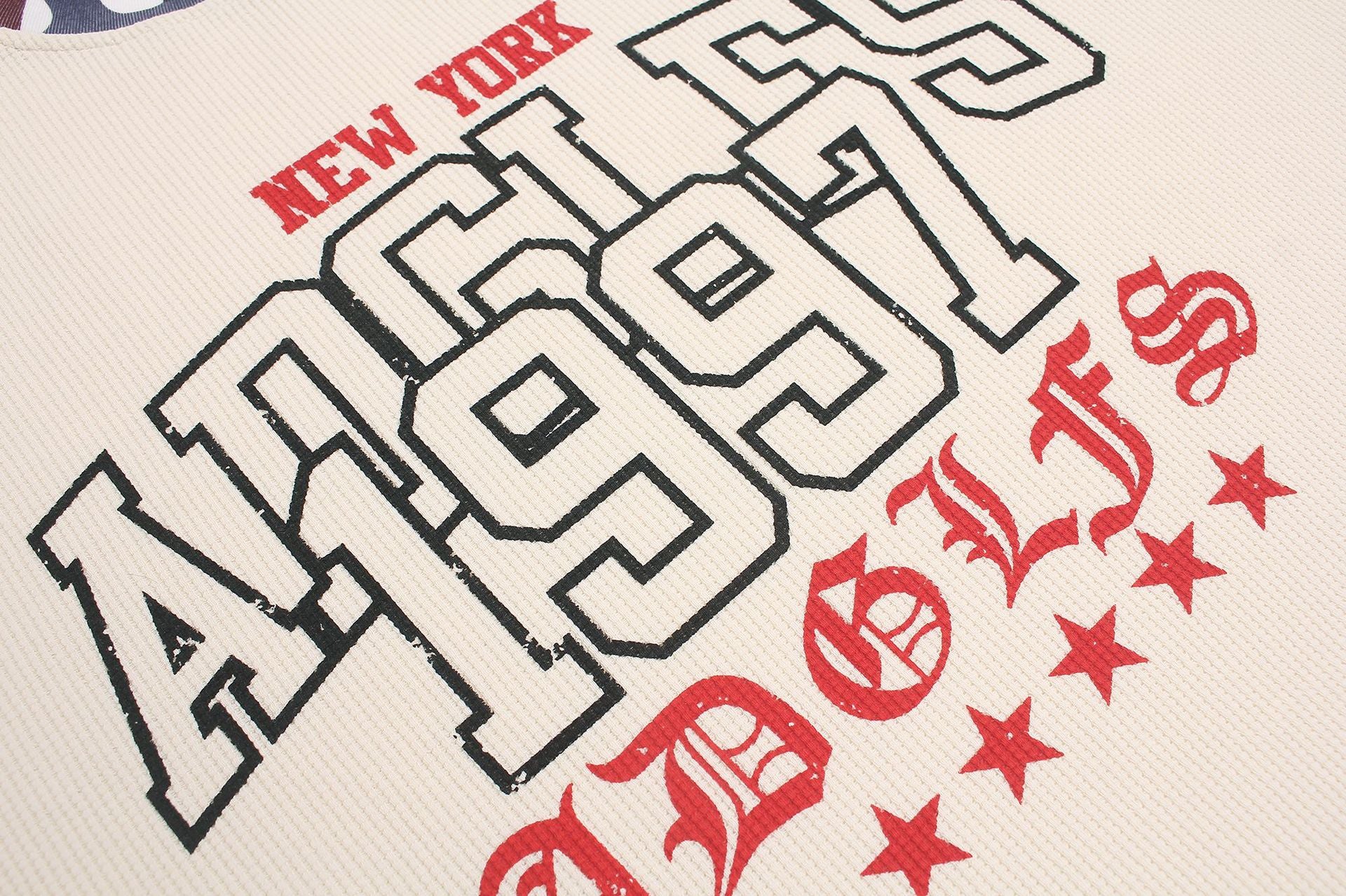 T-shirt raglan gaufré camouflage à manches longues – Motif New York 1997