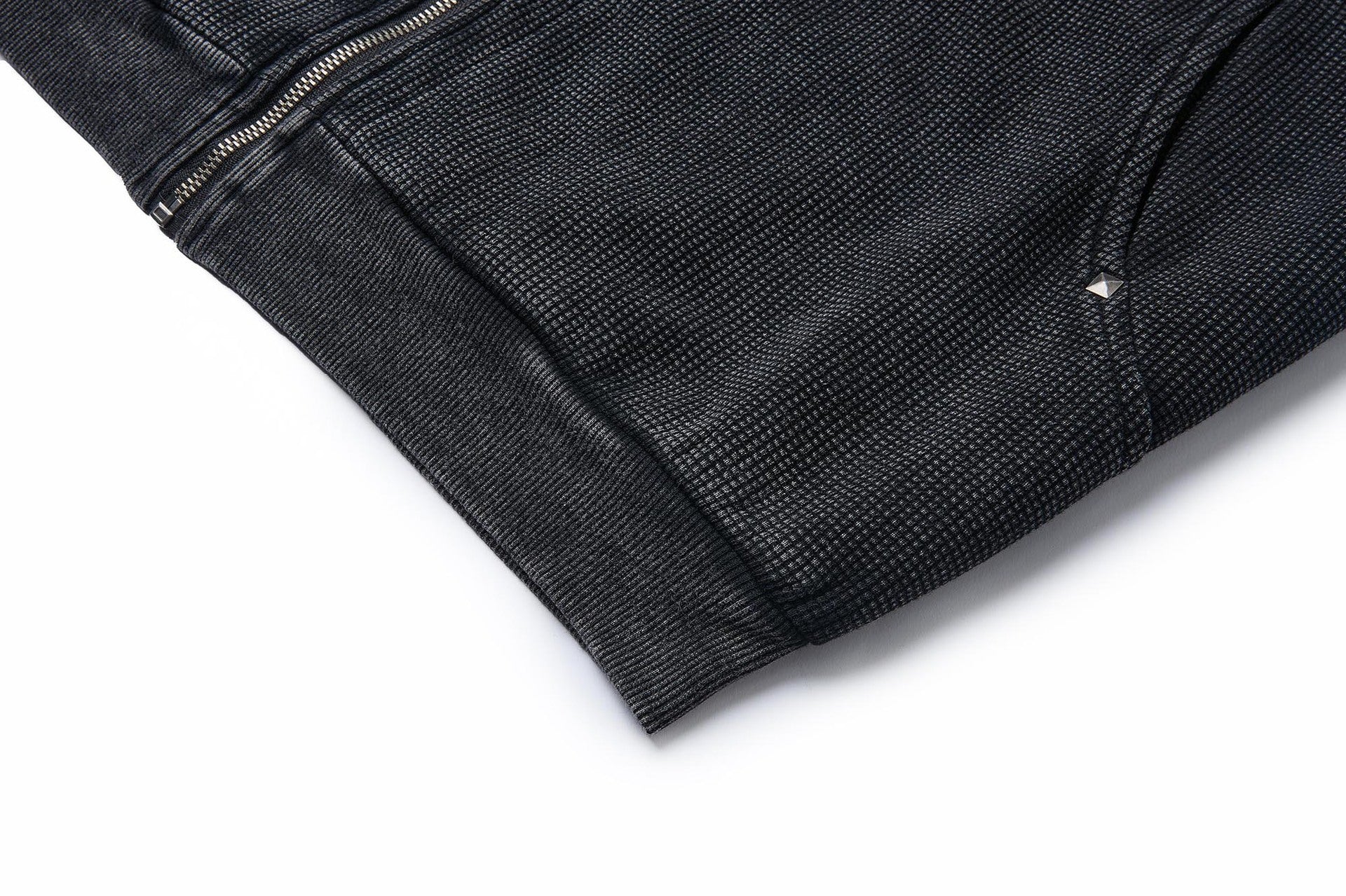 Blouson bomber en maille gaufrée délavée à l’acide avec rivets métalliques