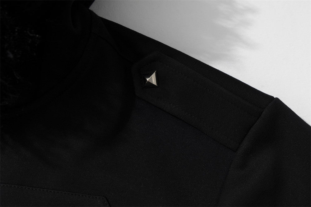 Sweat à capuche noir zippé avec col en fausse fourrure et détails cloutés métalliques