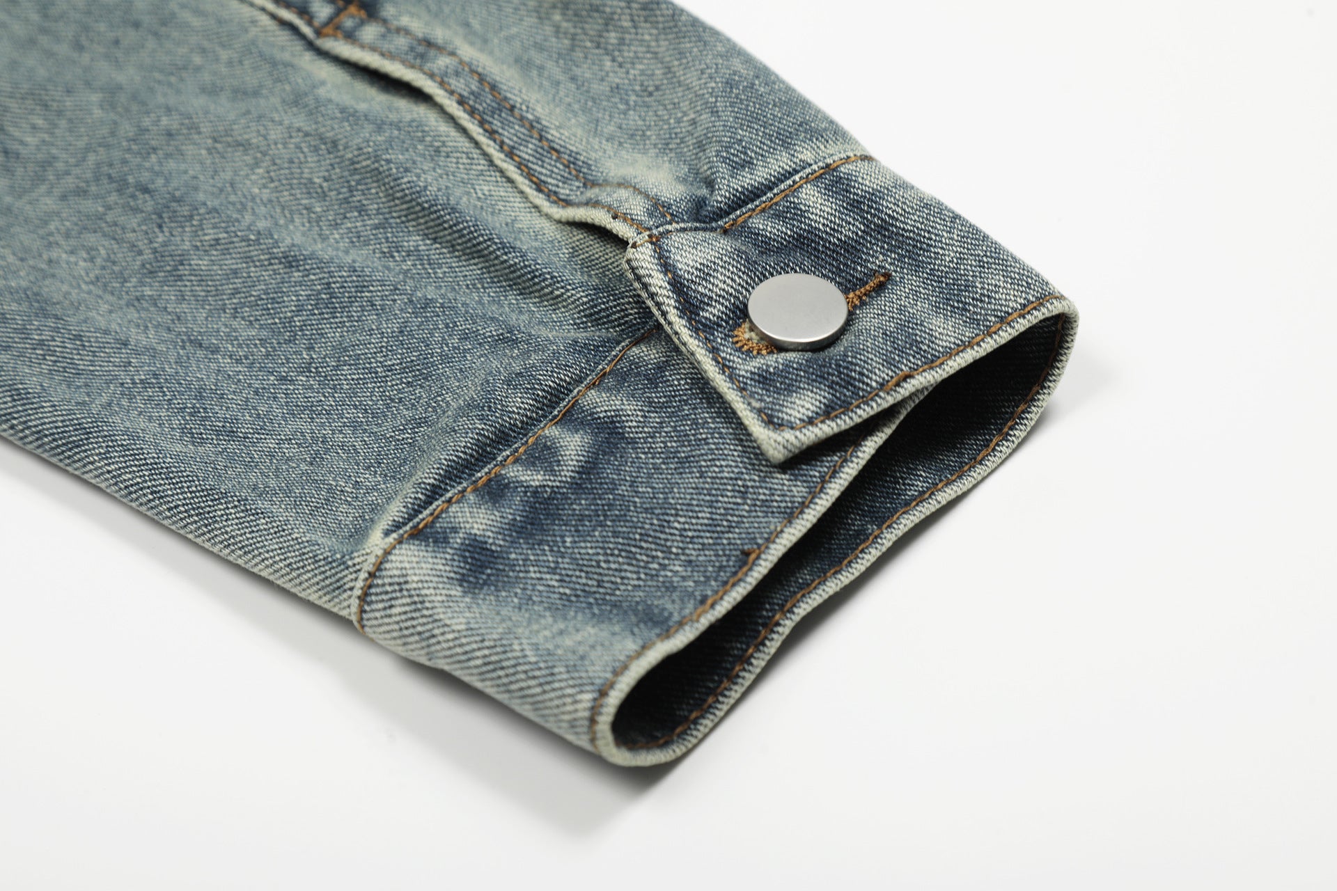 Light Wash Denim Jacket – Zip-Up Boxy Fit with Distressed Wash Detail