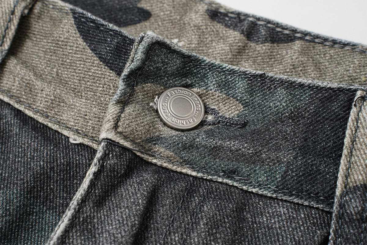Baggy Wide-Leg-Jeans – Camouflage-Patchwork, Distressed-Denim, Nähte mit Nieten & Gürtel