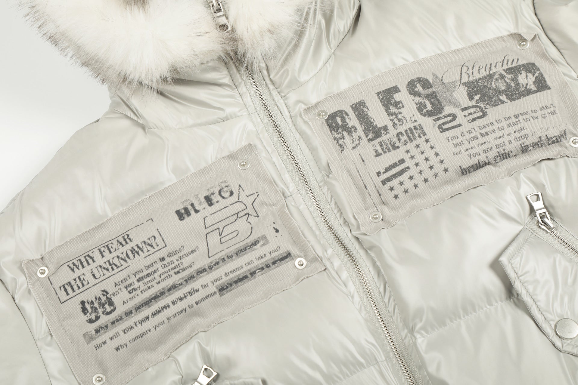 Blouson bomber matelassé court à col en fourrure – Manteau d’hiver à capuche et écussons graphiques