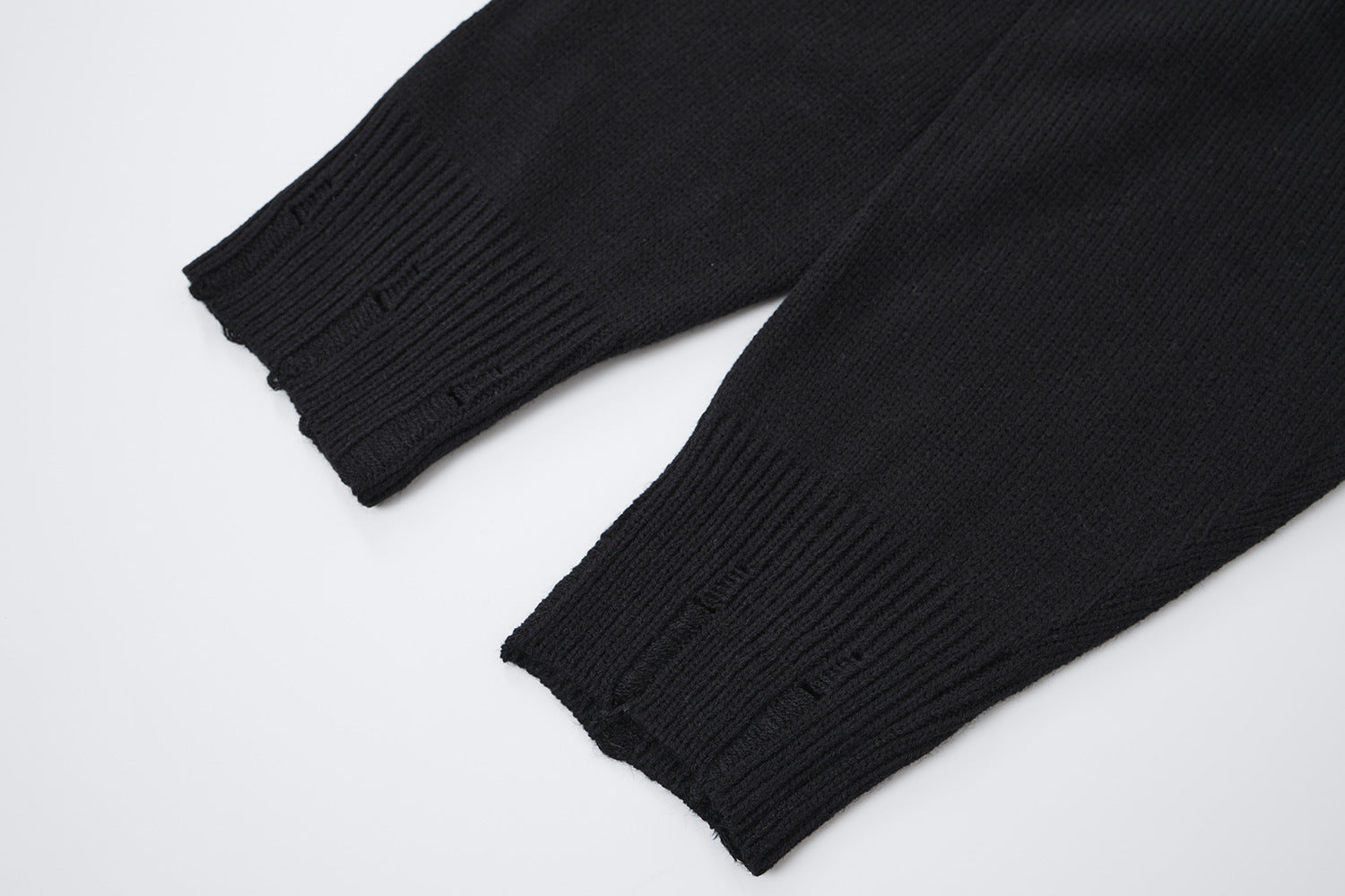 Pull en maille tête de mort & fémurs – Col rond streetwear punk
