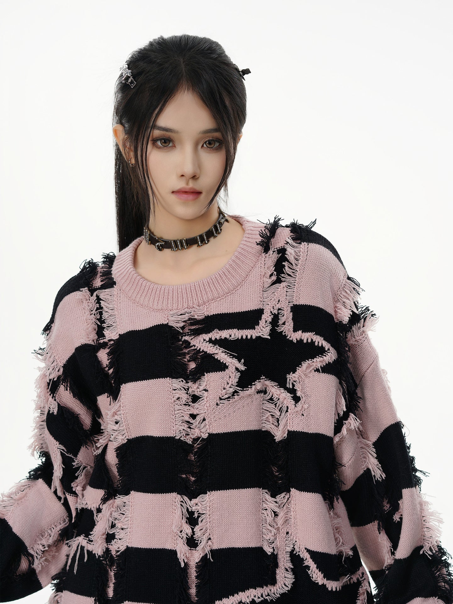 Pull oversize en maille rayée à étoiles délavée – Col rond à franges
