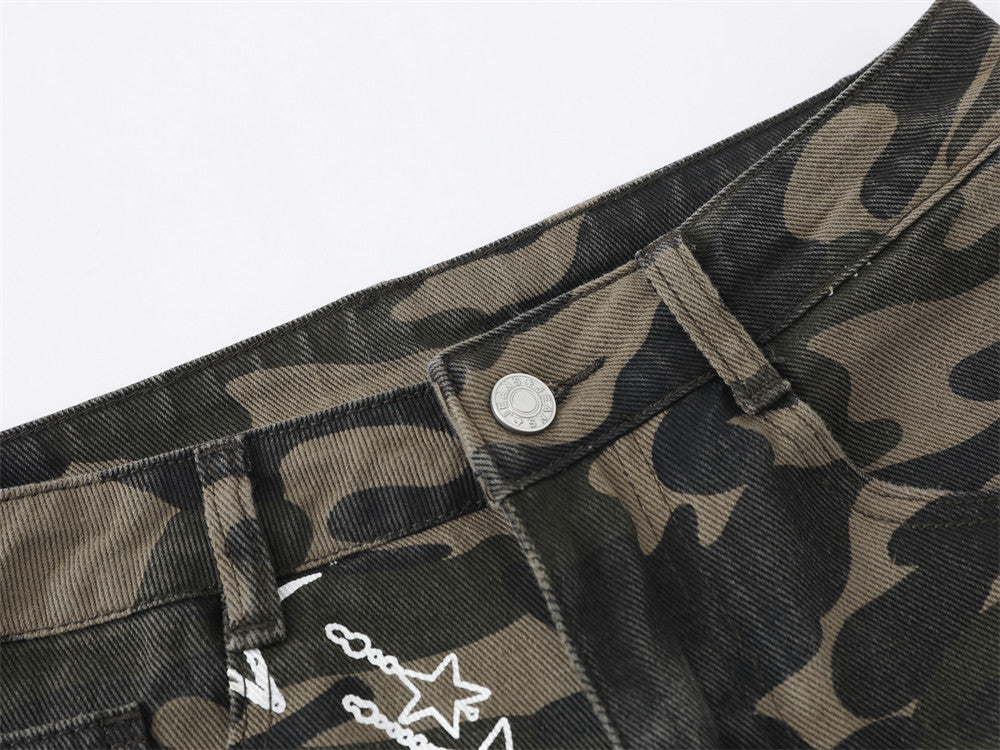 Jean flare homme camouflage avec imprimé étoiles et lettres – Denim bell-bottom streetwear