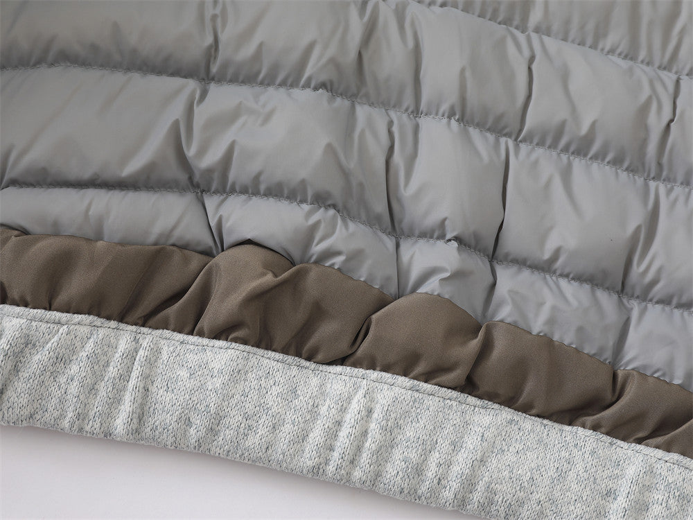 Graue Herren-Hybridjacke mit Kapuze, Reißverschluss und Steppoptik – Strickärmel
