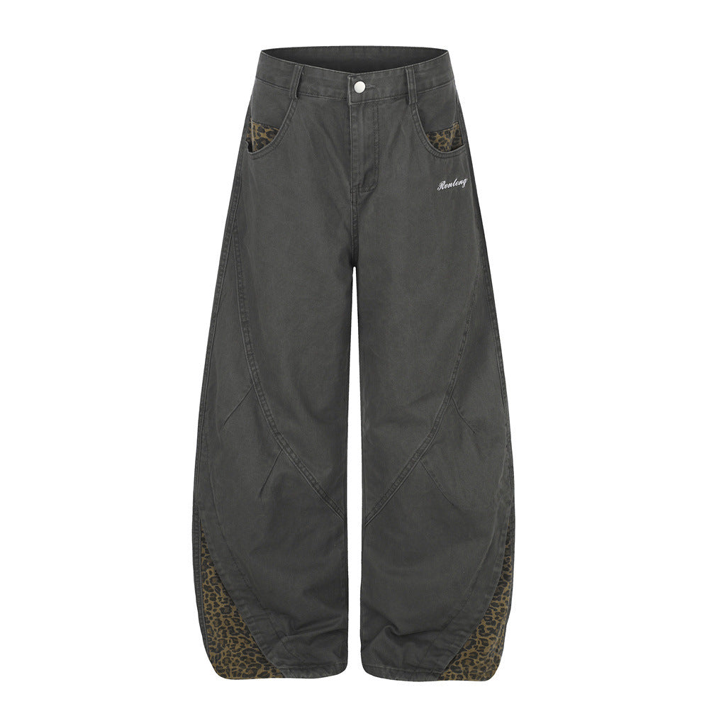 Pantalones holgados de pierna ancha para hombre, con paneles de patchwork de estampado de leopardo y costuras tipo pinza deconstruidas, en gris carbón lavado