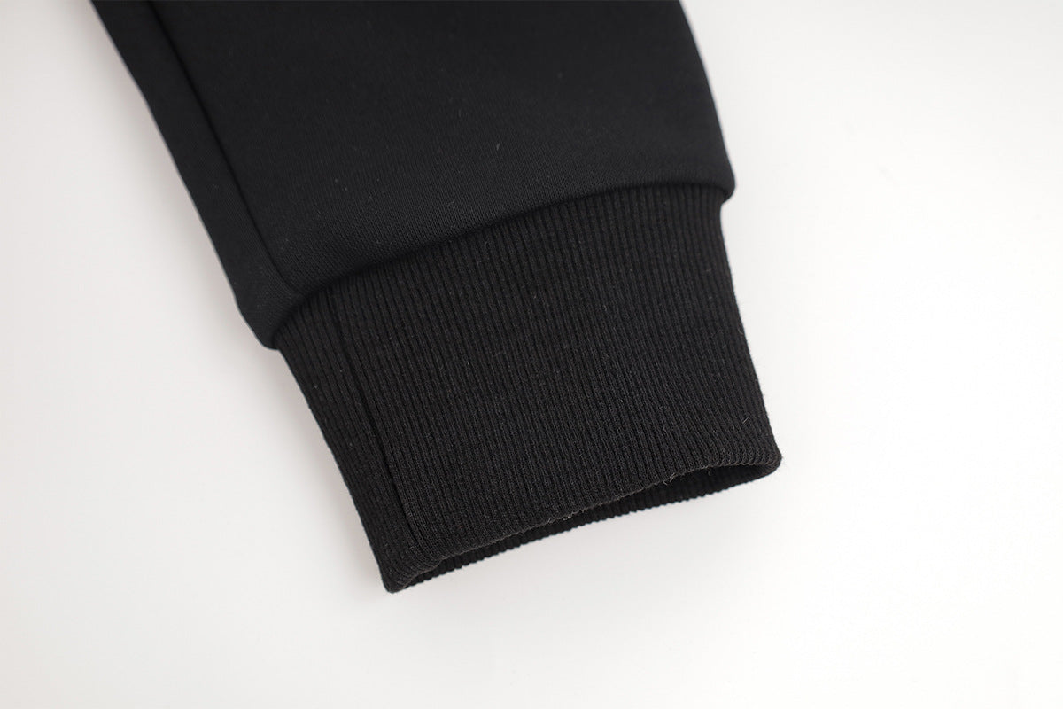 Sweat à capuche zippé court avec capuche cloutée et broderie croix