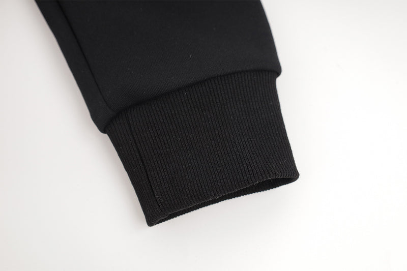 Sweat à capuche zippé court avec capuche cloutée et broderie croix