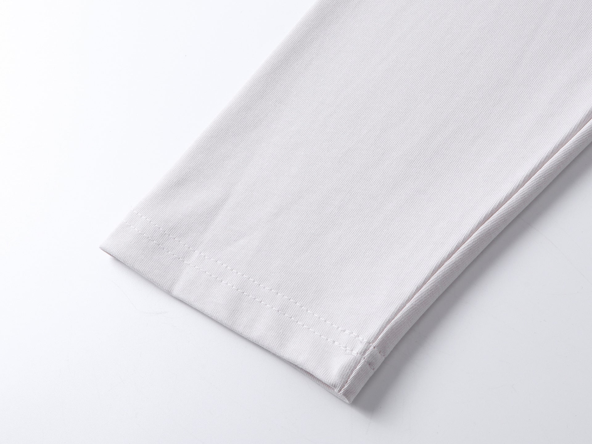 Sudadera de hombre con efecto de dos piezas – Gráfico desgastado «09» y estilo urbano lavado