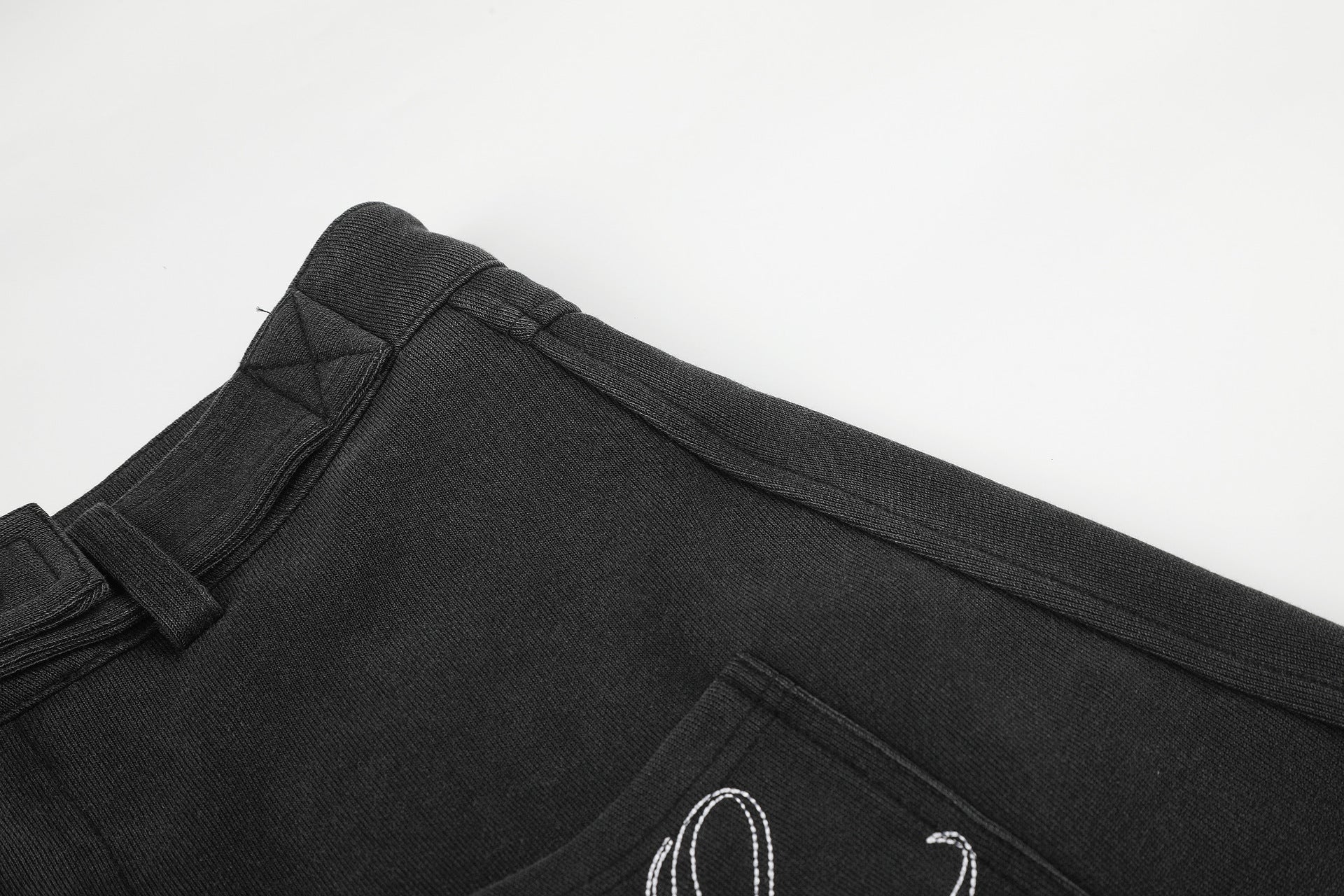 Pantalon habillé à jambes larges – Coupe baggy délavée avec poches brodées et ceinture croisée
