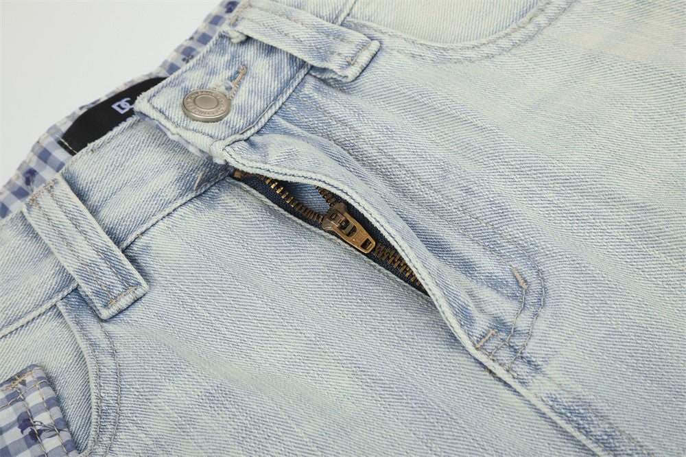 Jean homme à jambes larges, délavage clair, denim vintage déstructuré et empiècements vichy