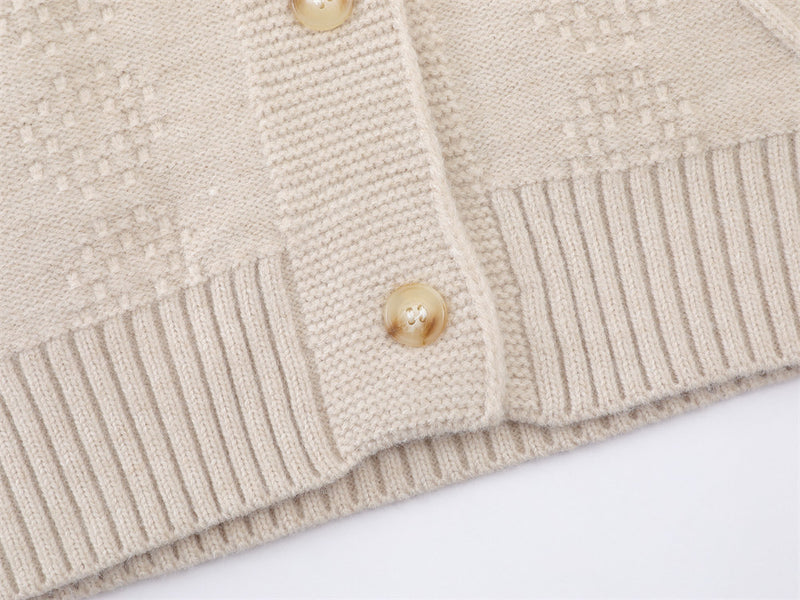 Cardigan en maille brodé de fleurs – Jacquard losanges boutonné