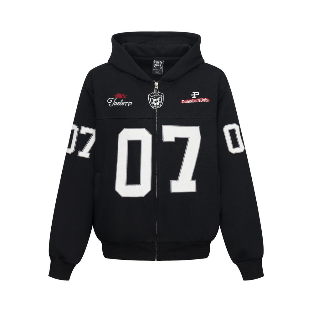 Oversize-Zip-Hoodie Taele Plus 07 mit Zahlenpatch in Schwarz und Puderblau, Varsity-Applikation und aufgestickten Abzeichen