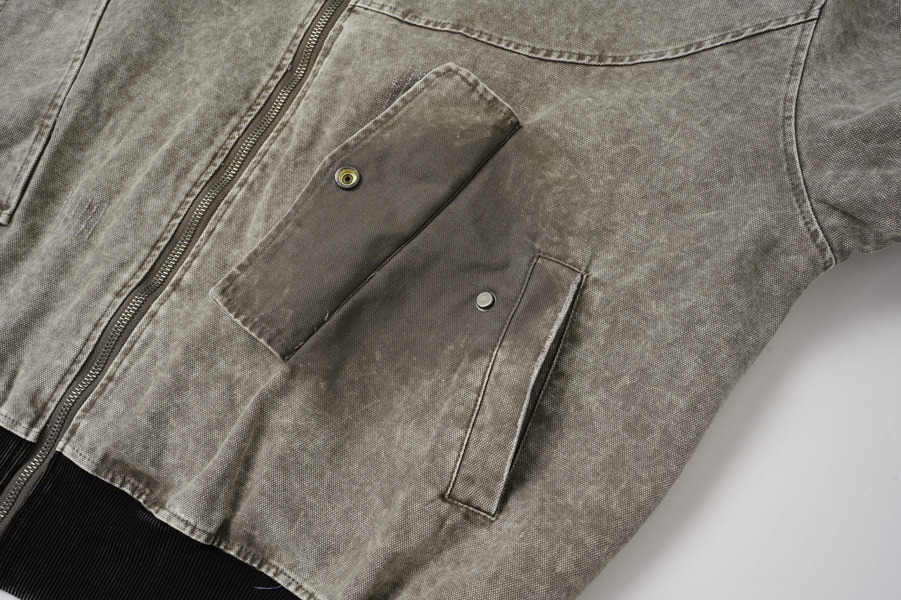 Chaqueta bomber con capucha y lavado ácido en dos tonos – Efecto falso conjunto oversize