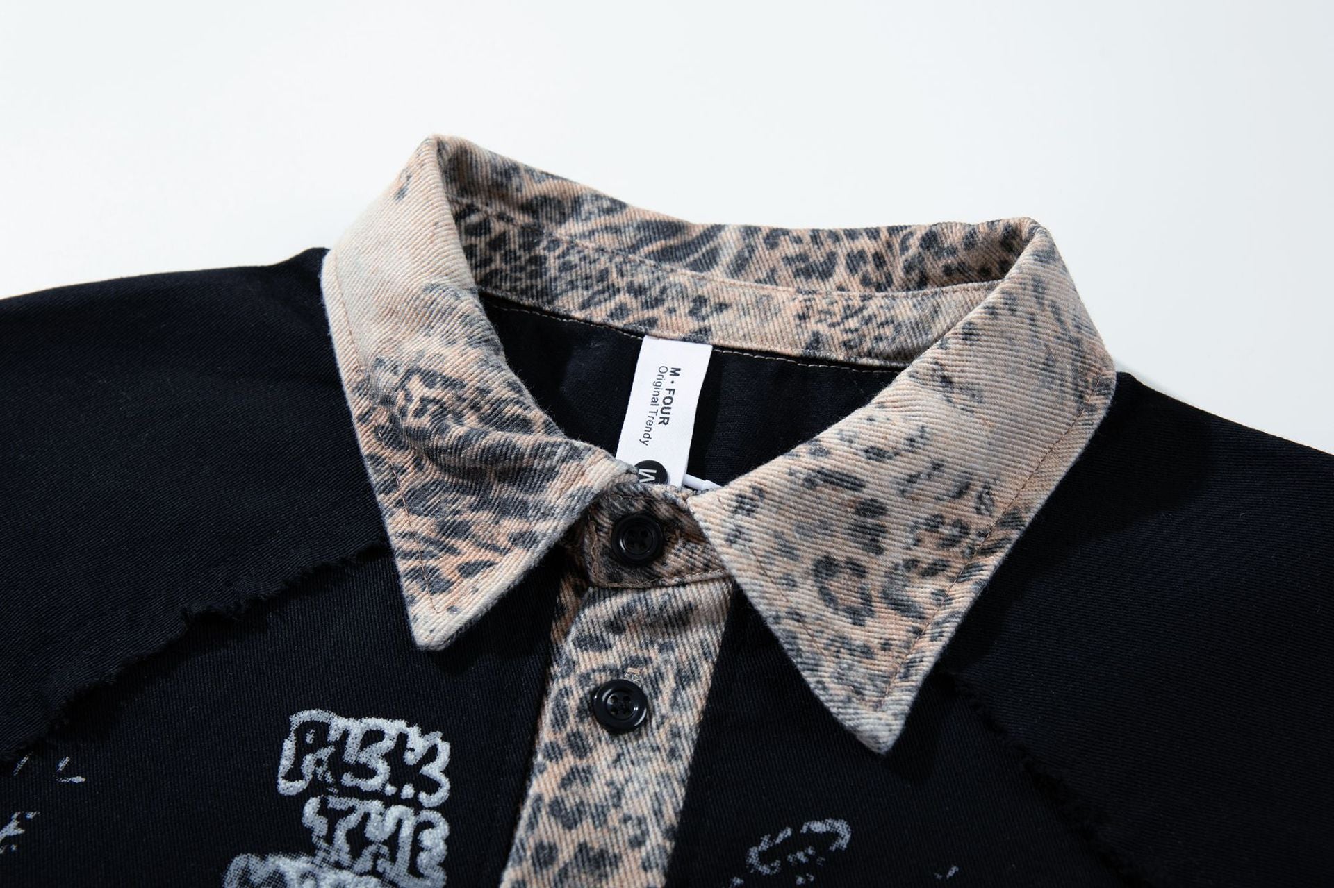 Chemise à col et manches courtes – Polo patchwork léopard graffiti