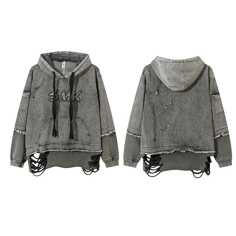 Sweat à capuche en denim délavé et déchiré – Broderie SMK, ourlet brut et détails usés
