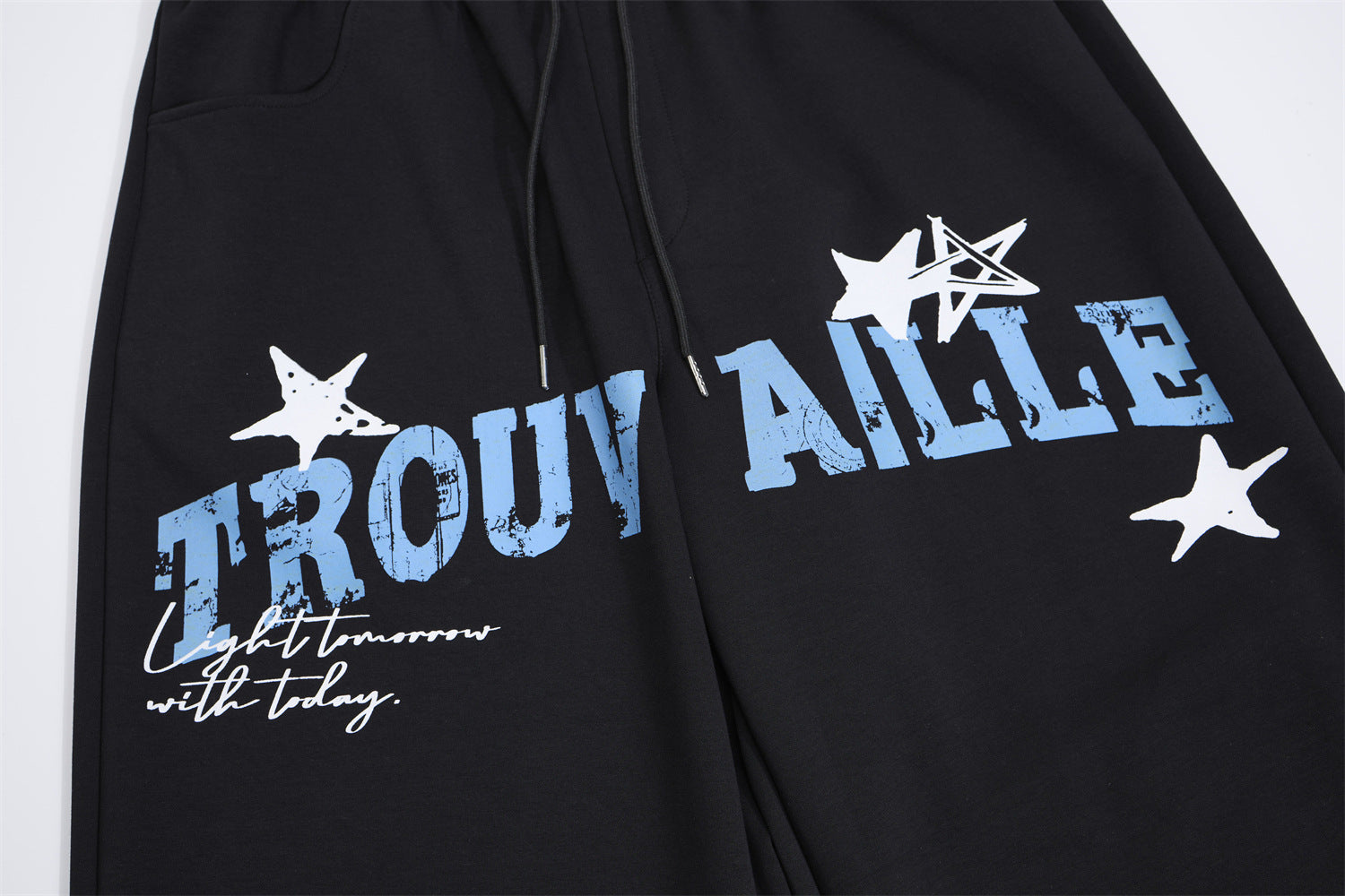 Wide-Leg Sweatpants with Plaid Waistband & Star Print – Trouvaille Graphic