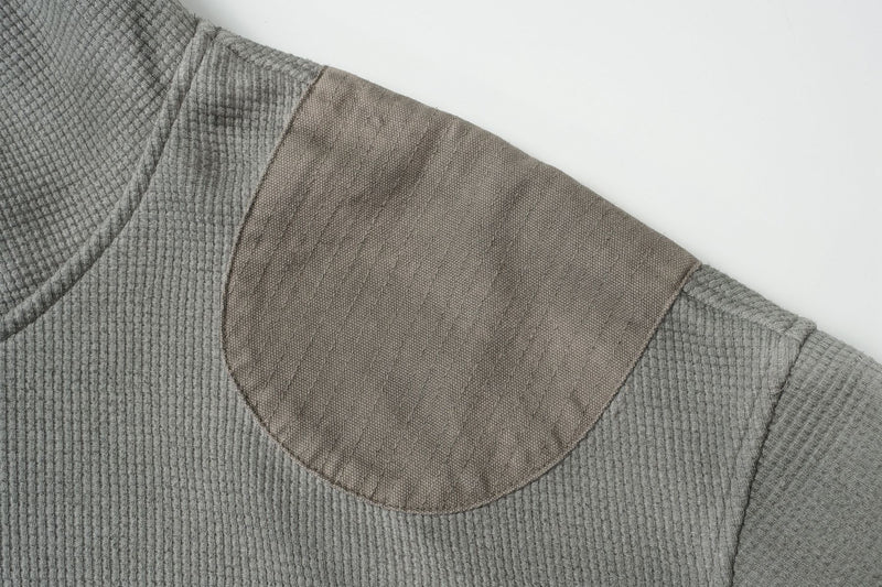 Oversized-Waffelstrick-Hoodie mit dekonstruierter Utility-Reißverschlusstaschen-Optik & Veloursleder