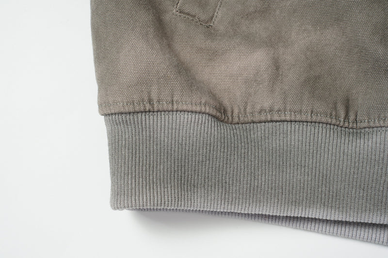 Oversized-Waffelstrick-Hoodie mit dekonstruierter Utility-Reißverschlusstaschen-Optik & Veloursleder