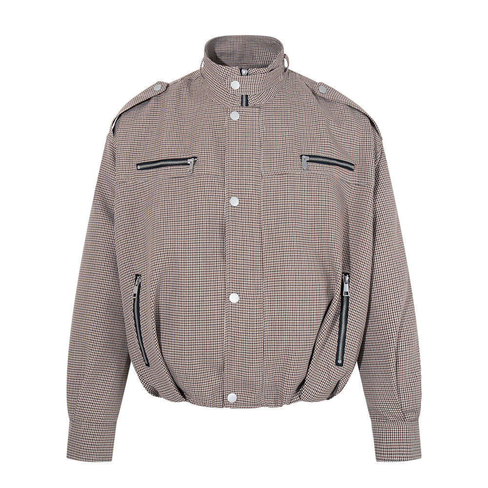 Veste oversize homme à col montant en micro-pied-de-poule avec quatre poches zippées et fermeture à boutons-pression, motif à carreaux kaki