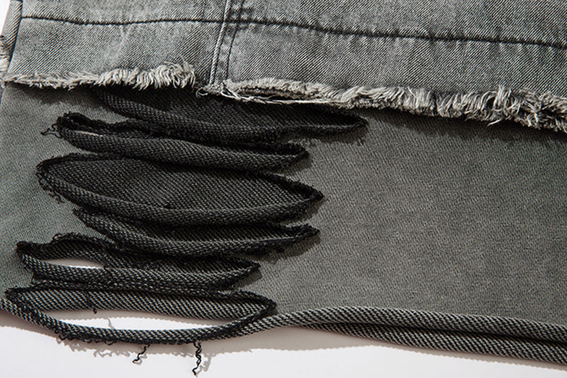 Sweat à capuche en denim délavé et déchiré – Broderie SMK, ourlet brut et détails usés