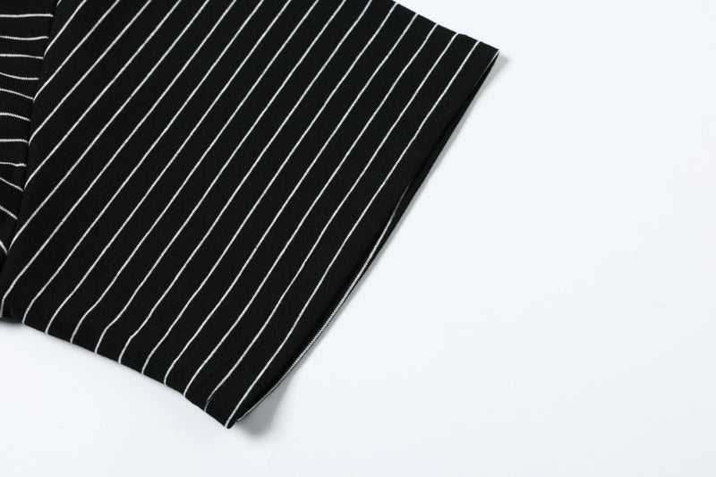 Polo de rayas con gráfico de letras de strass – Manga corta y cuello negro