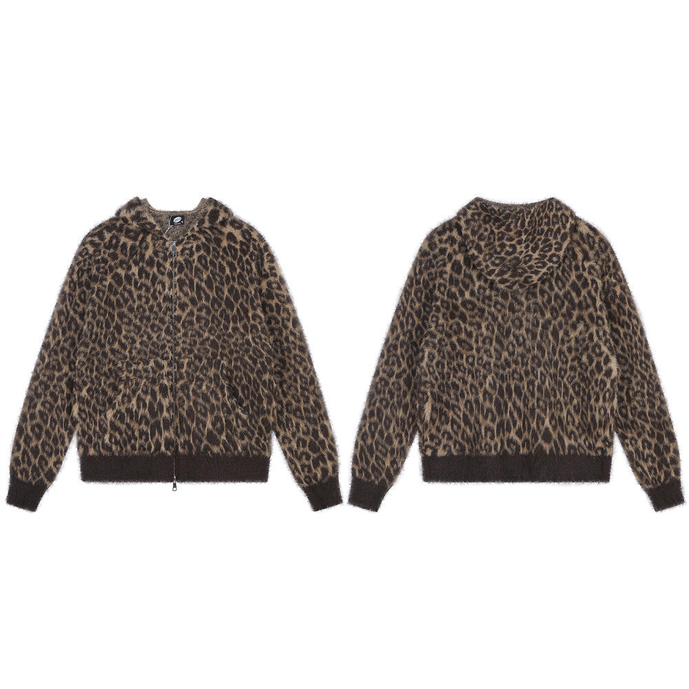 Sweat à capuche homme oversize zippé intégralement en maille douce à imprimé léopard, capuche attenante et poignets côtelés foncés, vues avant et arrière
