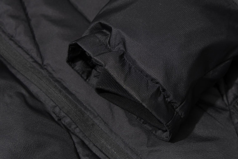 Daunenjacke mit Kapuze, unregelmäßiger Steppung & abnehmbarer Kapuze