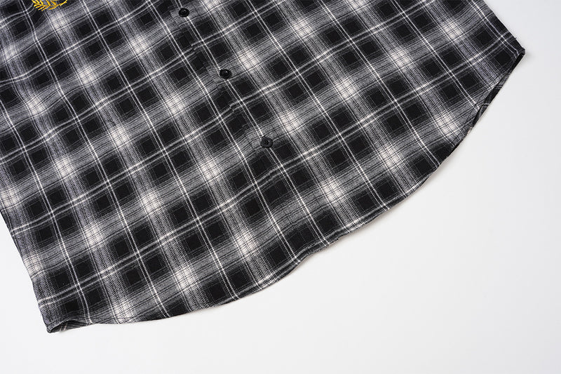 Kariertes Flanell-Overshirt mit Varsity-Emblem & Nummern-Grafik