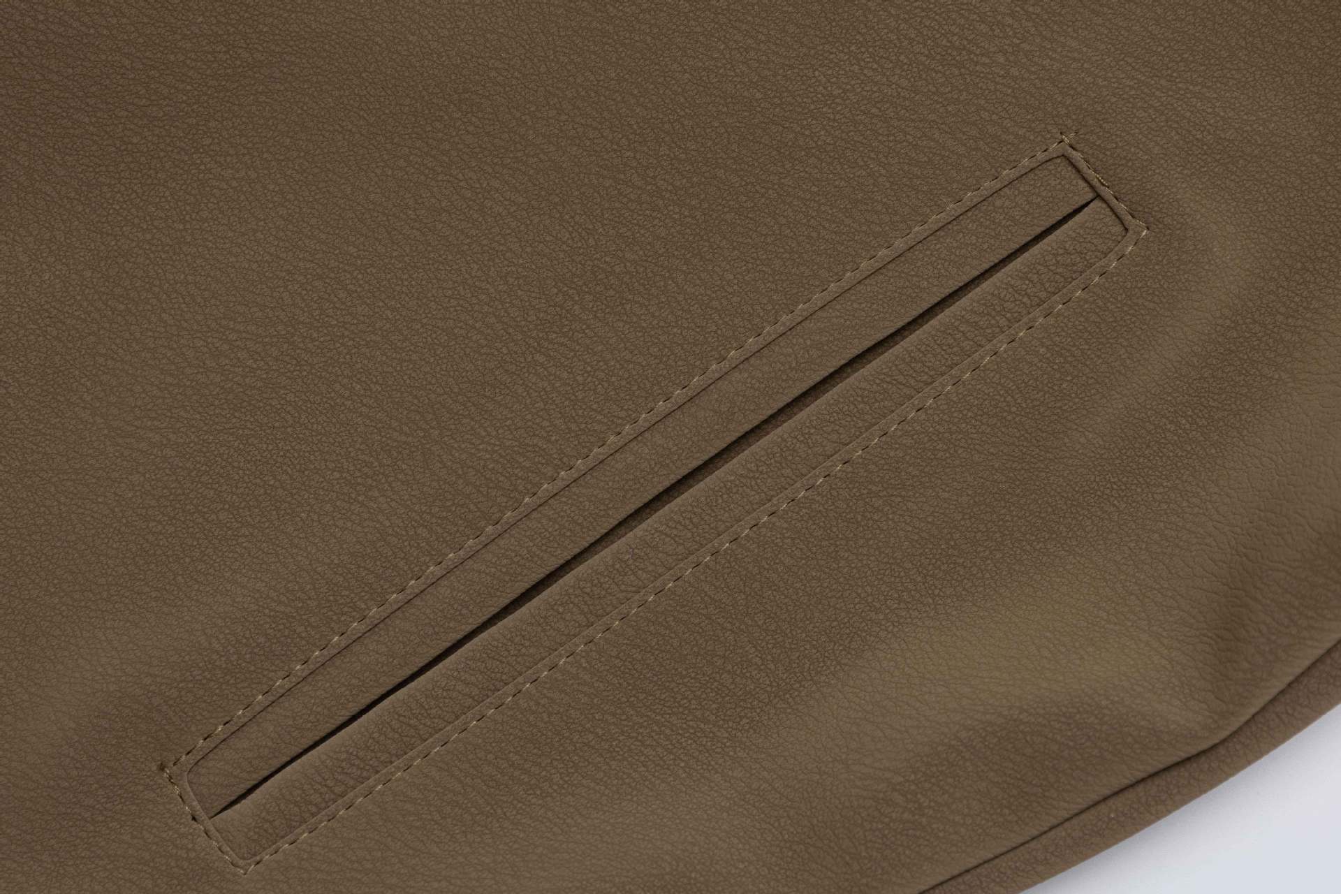 Jacke im Military-Stil mit Stehkragen und zweireihigem Knopfdetail