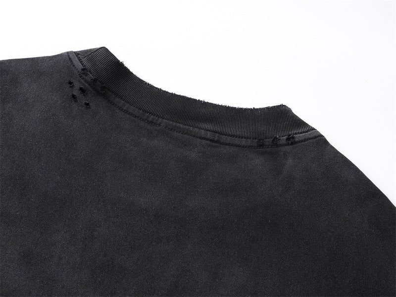 Langarm-T-Shirt aus verwaschener Baumwolle mit abstraktem Grafikprint – Rundhalsausschnitt