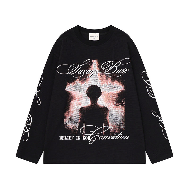 T-shirt graphique manches longues Savage Base – Col rond oversize en maille gaufrée
