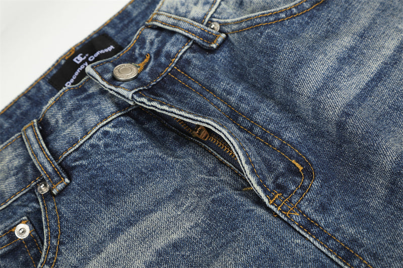 Wide-Leg Straight Jeans – Herrenjeans aus verwaschenem blauem Vintage-Denim mit Destroyed-Details