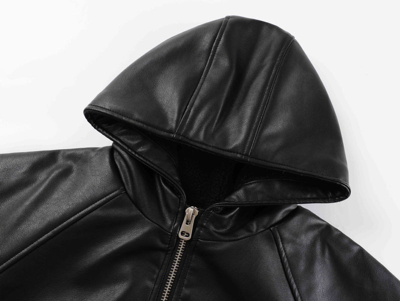 Chaqueta bomber de polipiel con capucha y forro de borreguito — Negra