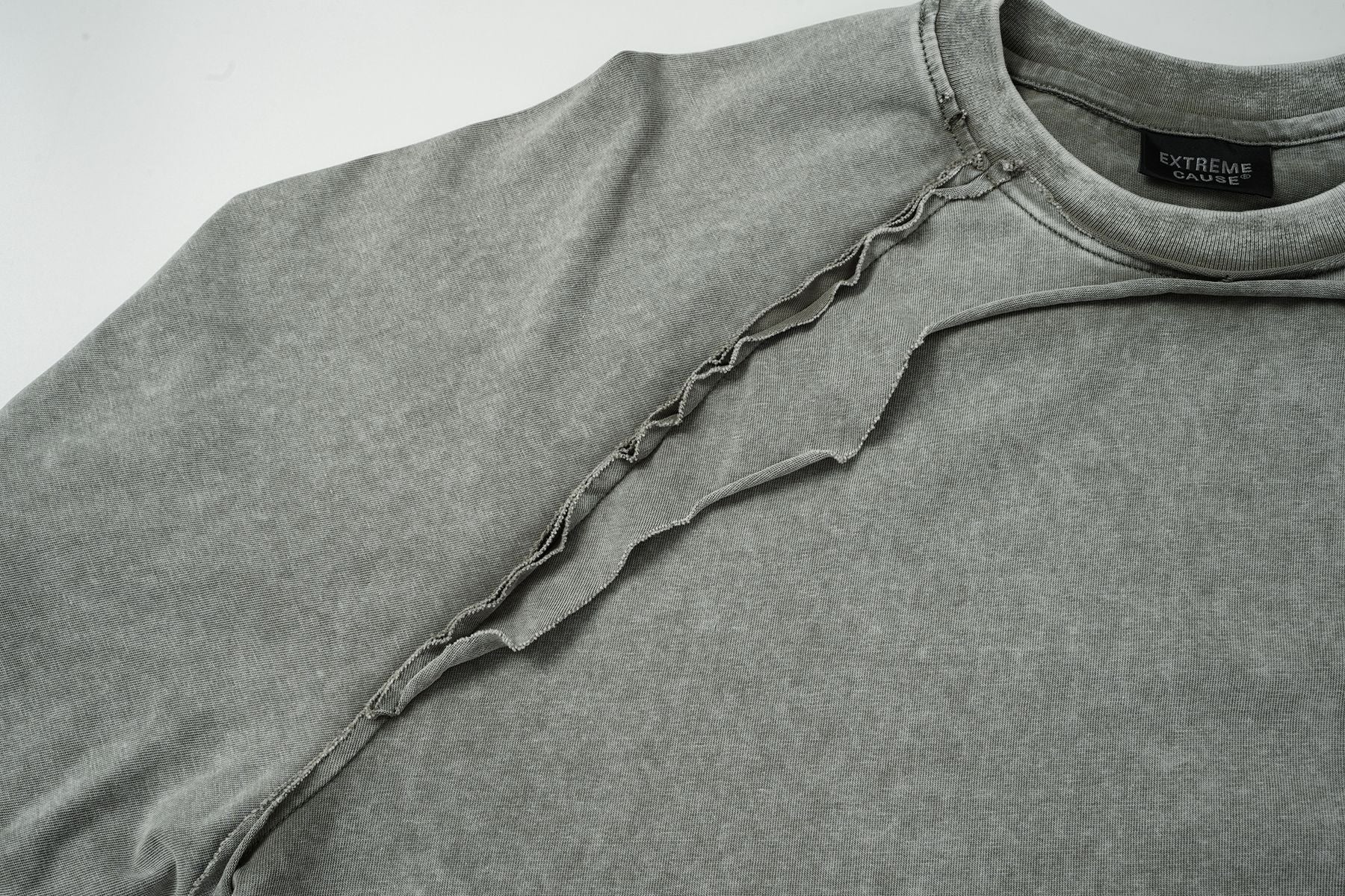Camiseta de manga larga efecto dos piezas de lavado ácido con costuras de borde sin rematar