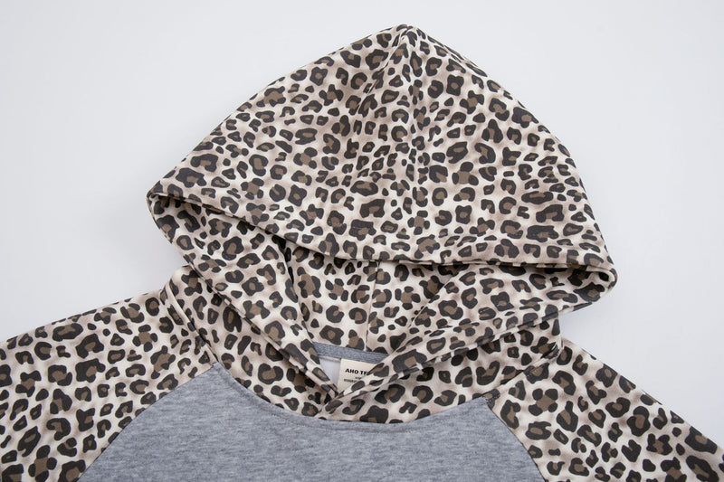 Raglan-Hoodie mit Leopardenprint, Dalmatiner-Grafik & rosa Herzen