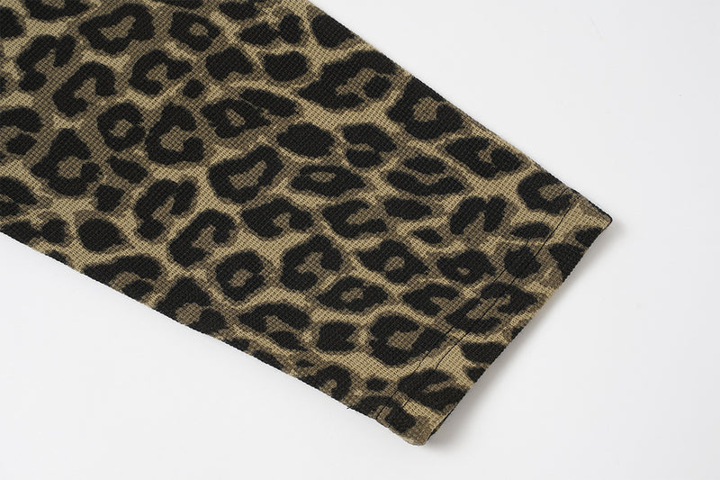 Langarm-Raglan-Shirt mit Leopardenärmeln und Gothic-Kreuz-Print