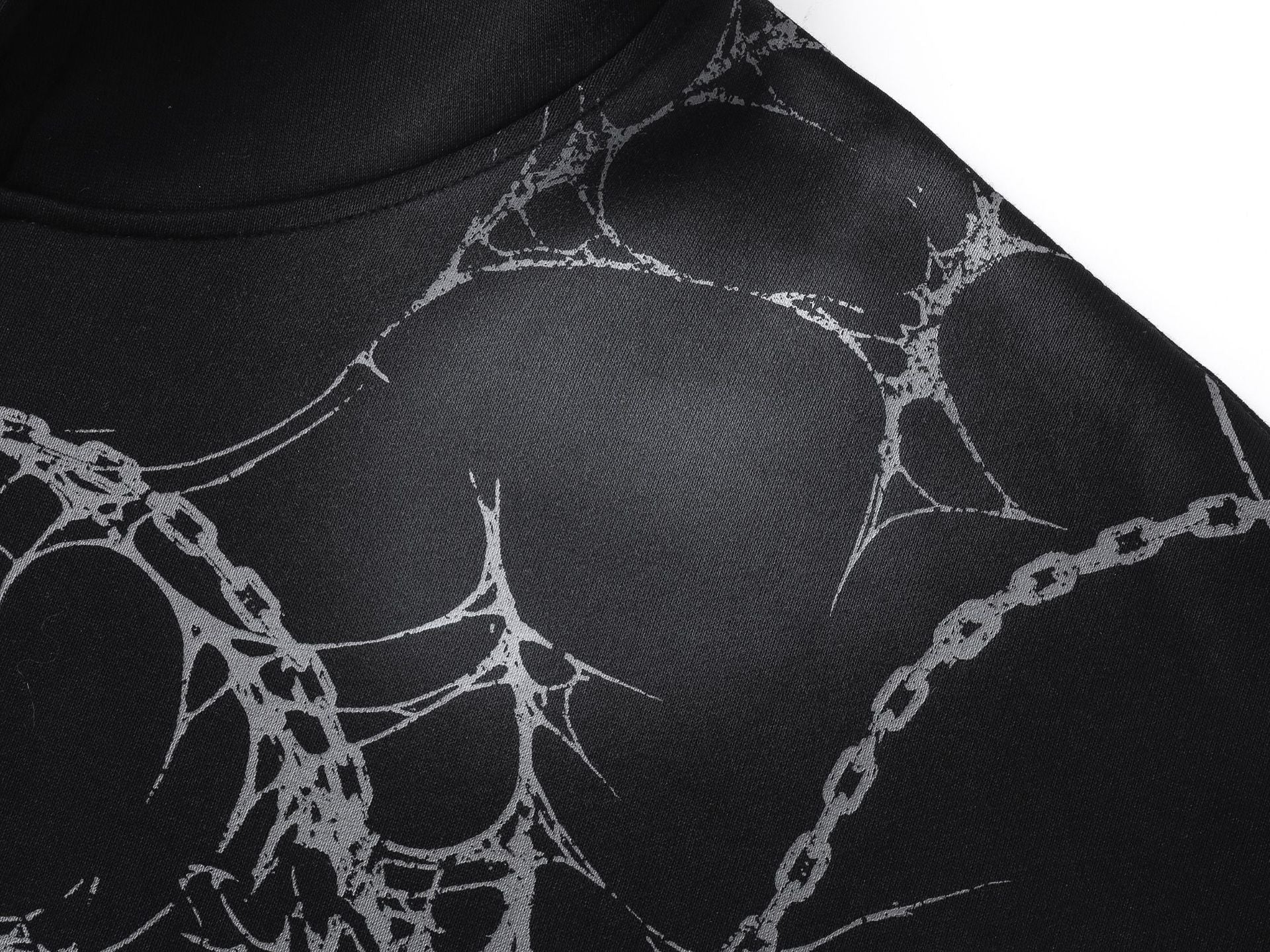 Sudadera oversize gruesa con estampado gótico de cadenas y cruces