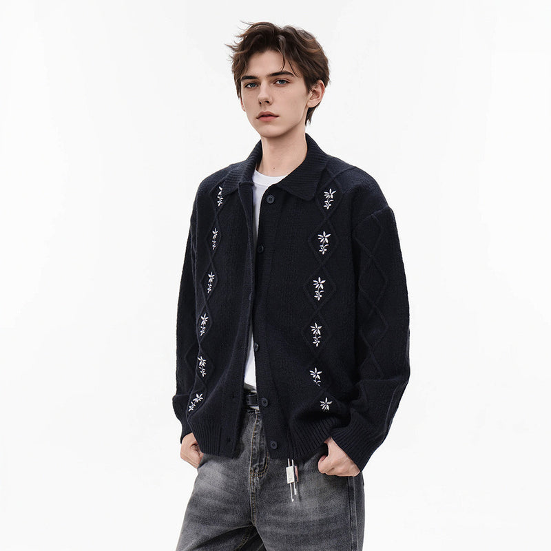 Cardigan en maille brodé de fleurs – Jacquard losanges boutonné