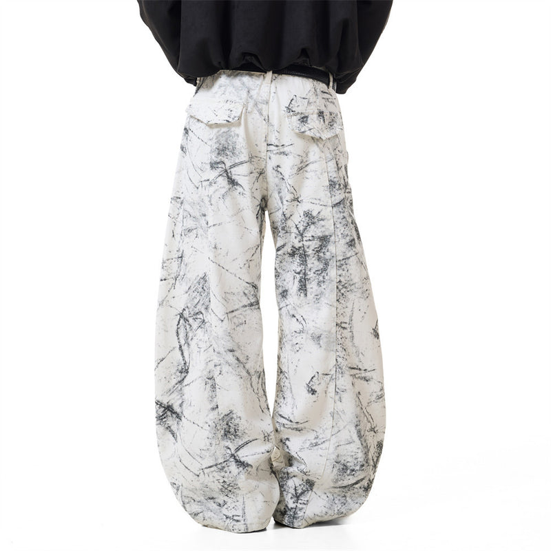 Hose mit weitem, geschwungenem Bein – Ink-Wash-Print, Falten und lockere Baggy-Passform