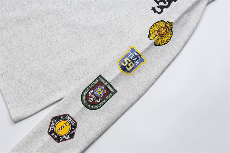 T-shirt homme à manches longues et col V avec écussons et blason lion