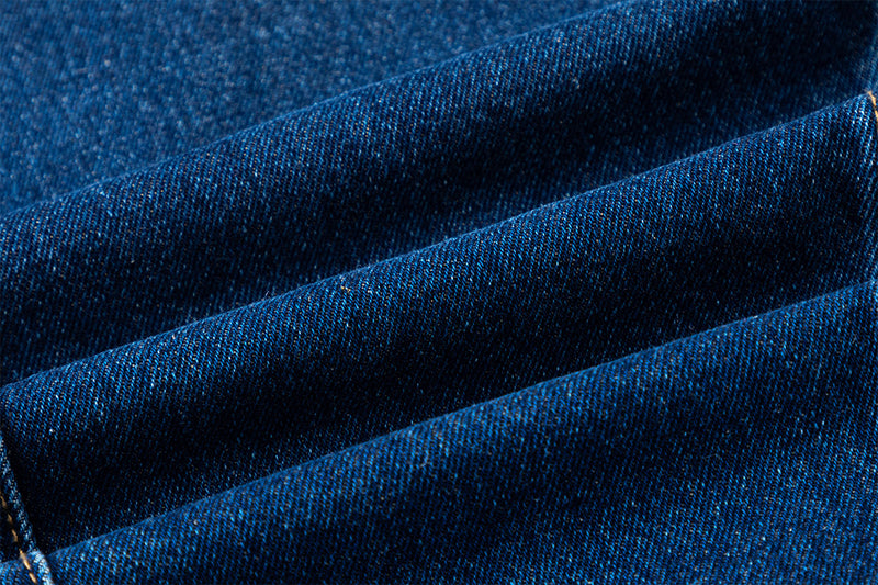 Veste en jean bleu foncé à col montant style militaire avec boutons décoratifs
