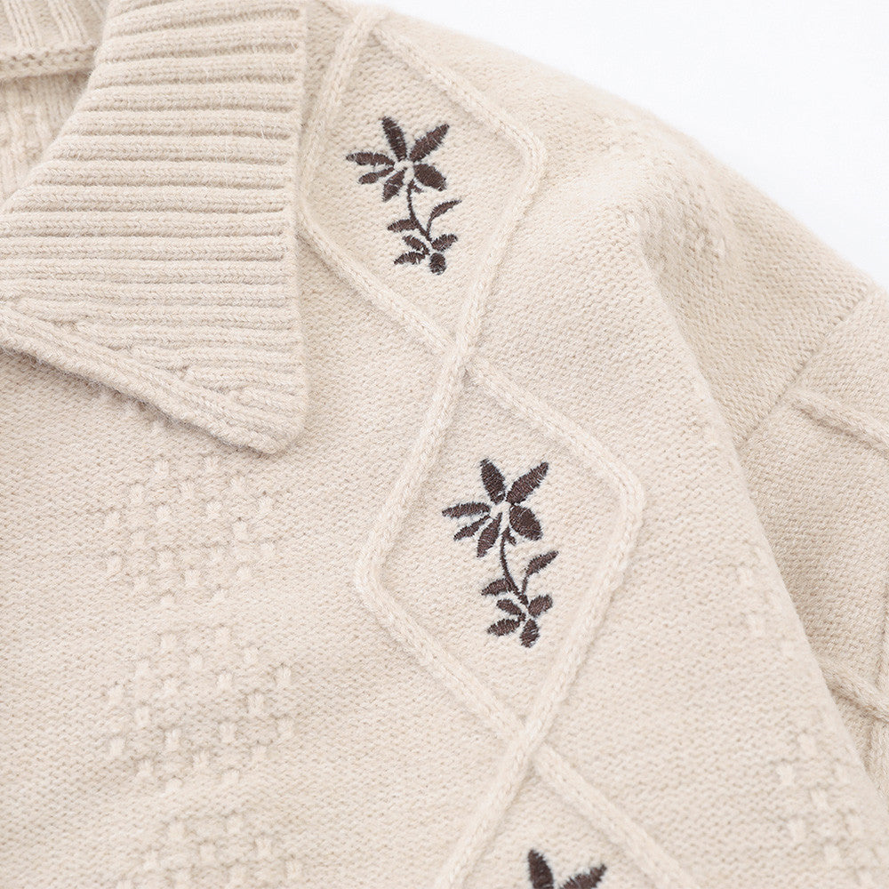 Cardigan en maille brodé de fleurs – Jacquard losanges boutonné