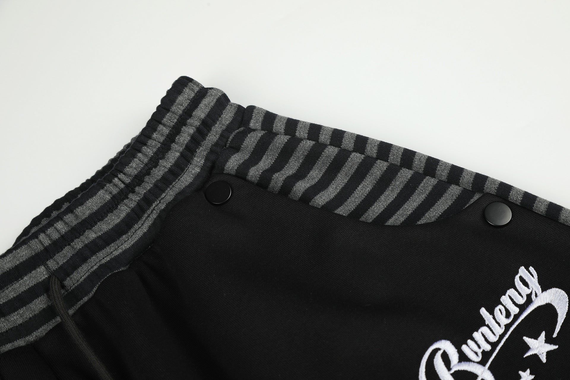 Wide-Leg Cargo Sweatpants with Striped Waistband – Relaxed Fit Parachute Pants