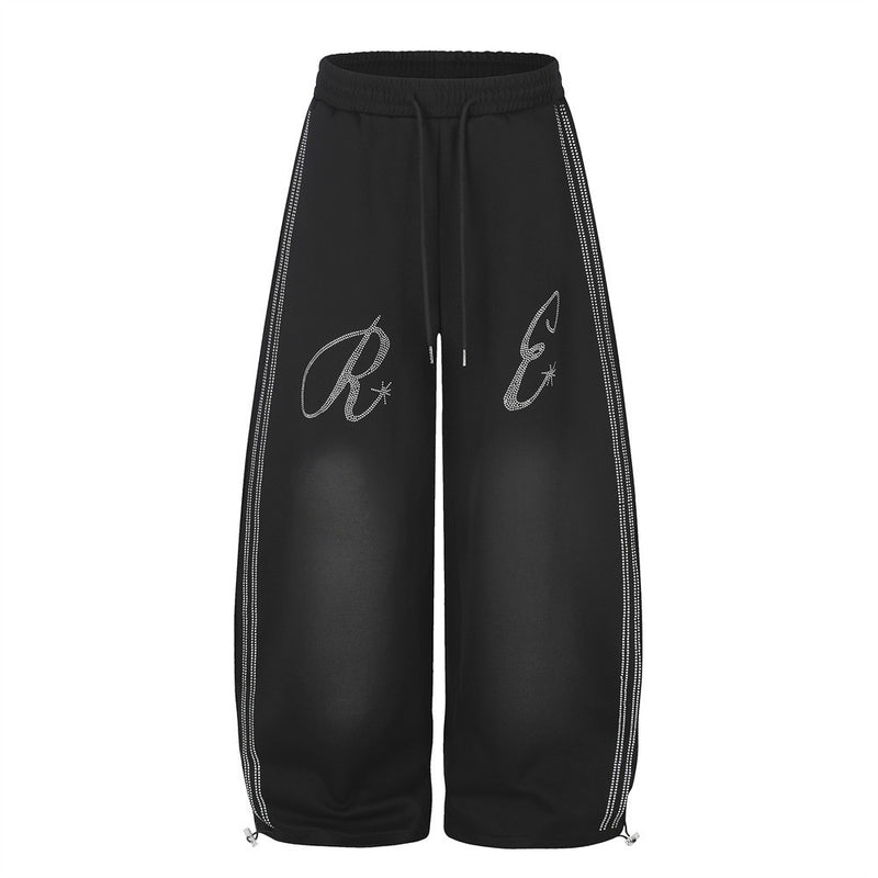 Jogginghose mit weitem Bein und Strass-Schriftzug – Oversize-Streetwear-Jogger für