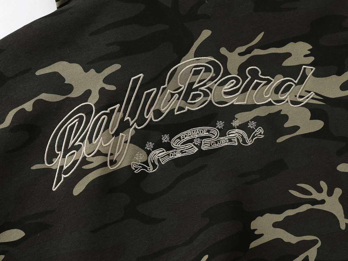 Zip-Hoodie mit Drachenemblem – Oversized Streetwear in Camo & Schwarz