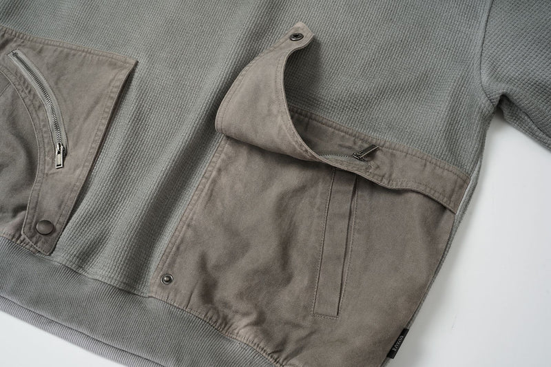 Oversized-Waffelstrick-Hoodie mit dekonstruierter Utility-Reißverschlusstaschen-Optik & Veloursleder